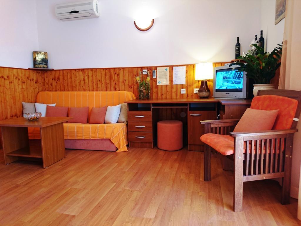 Apartments Radis Затон Экстерьер фото